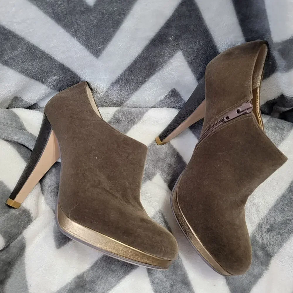 Shoes of Prey Custom Suede Velvet Olive Green & Gold Heeled Zip Up Booties Sz 37
